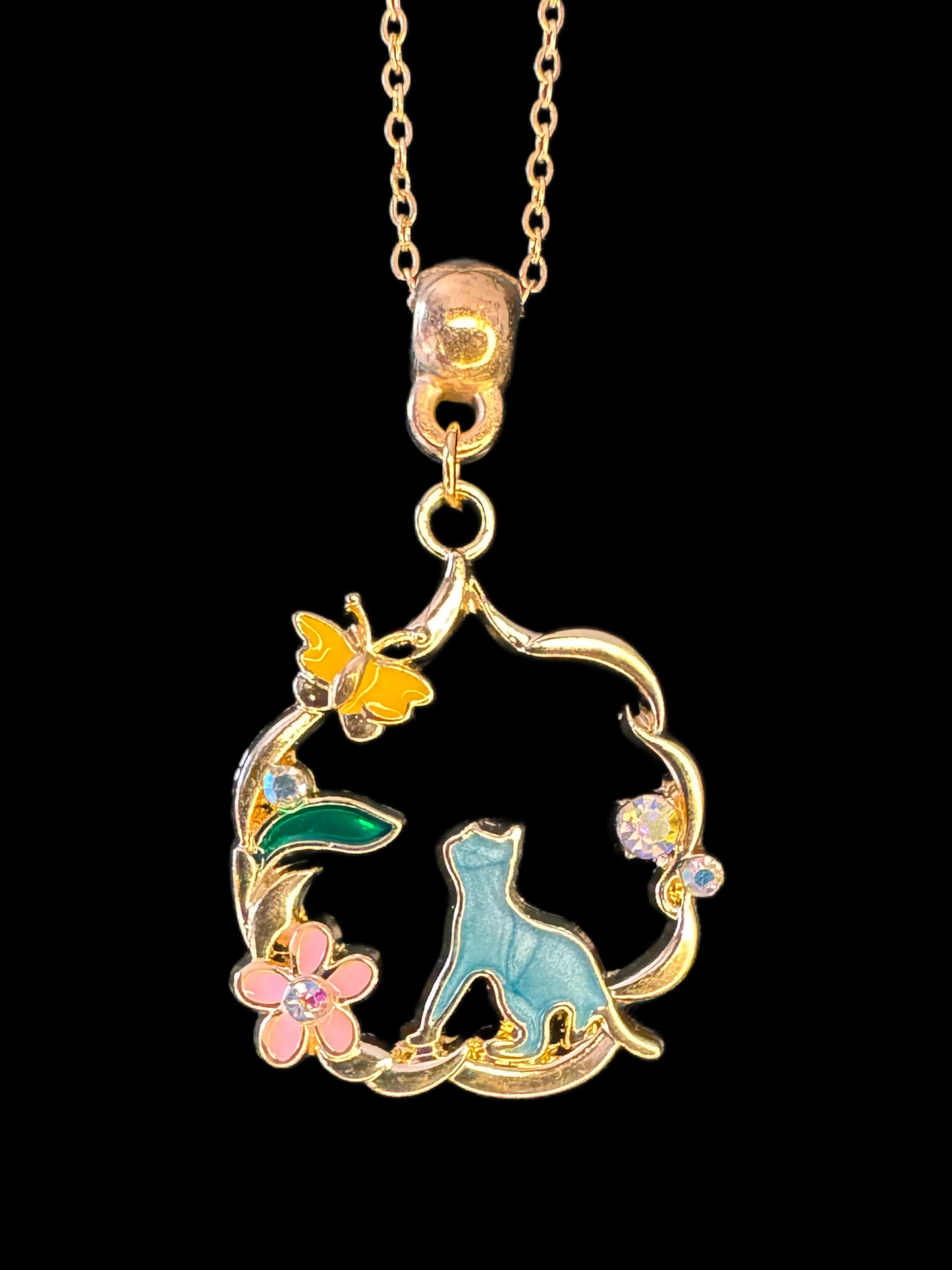 Feline Charm Round Pendant 5