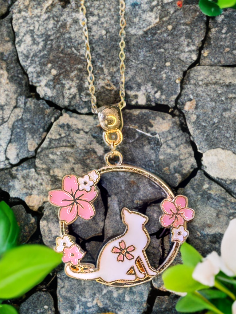 Feline Charm Round Pendant 6