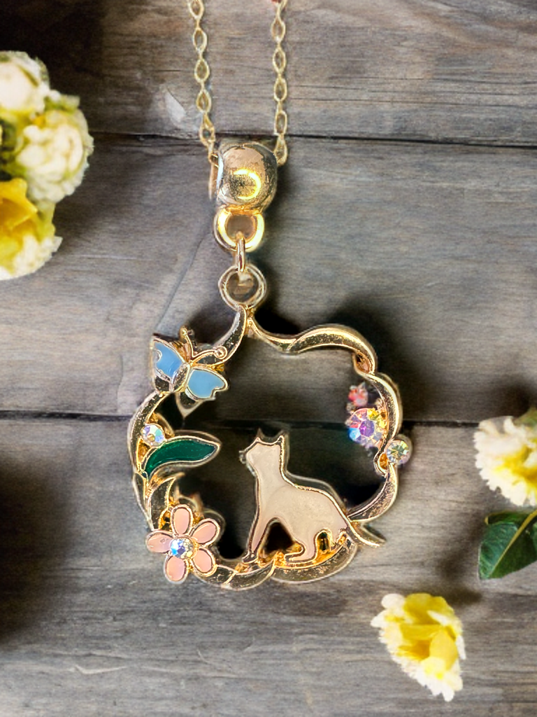 Feline Charm Round Pendant 9