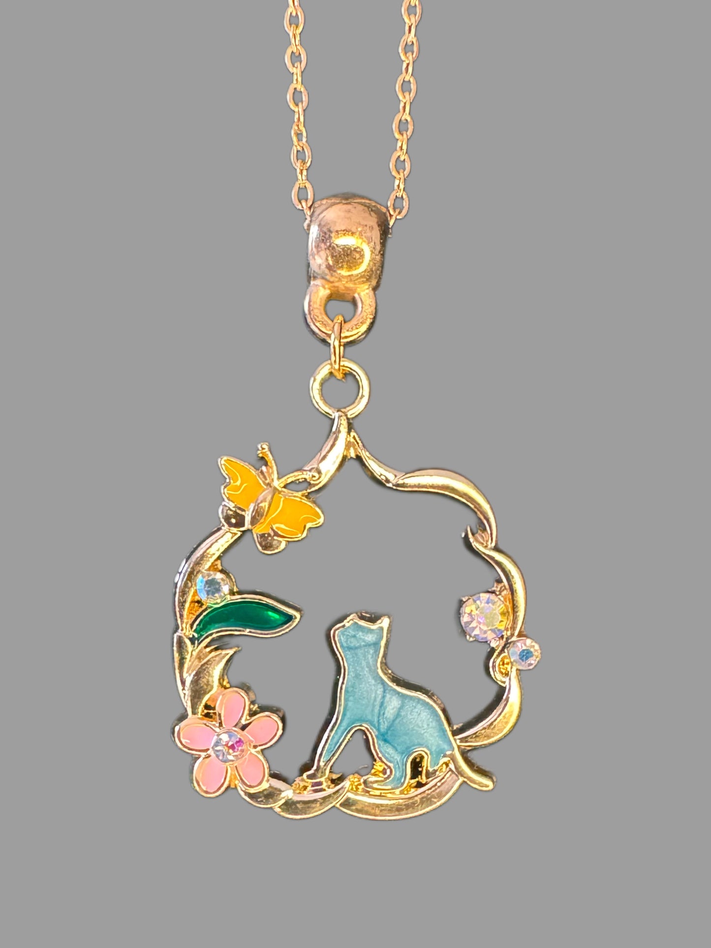 Feline Charm Round Pendant 5