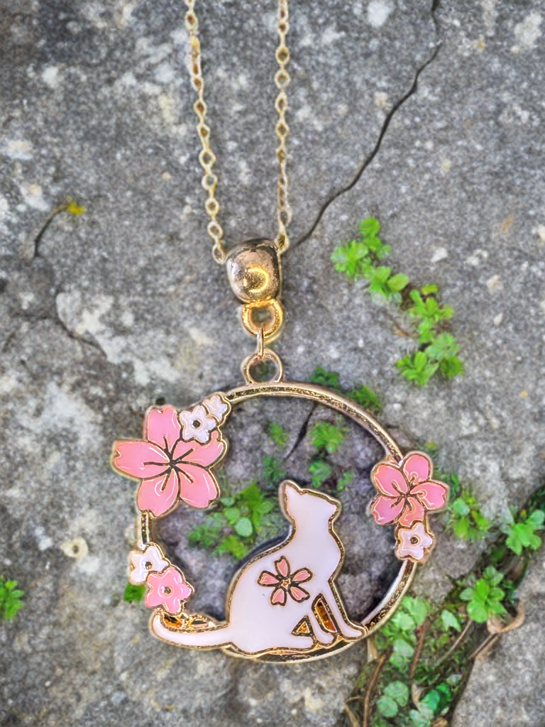 Feline Charm Round Pendant 6