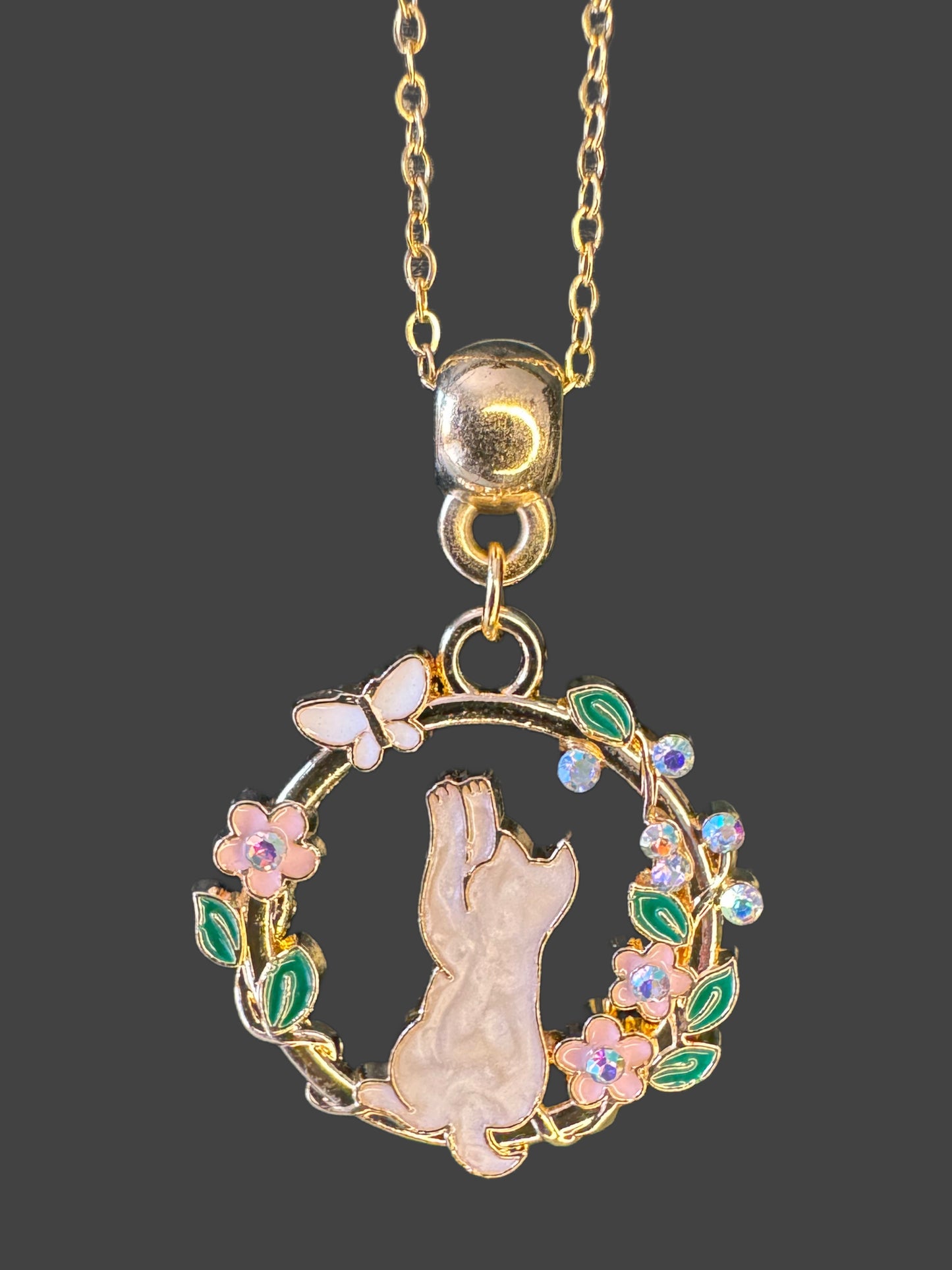 Feline Charm Round Pendant 8